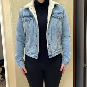 Levis Sherpa Lined Trucker Jacket